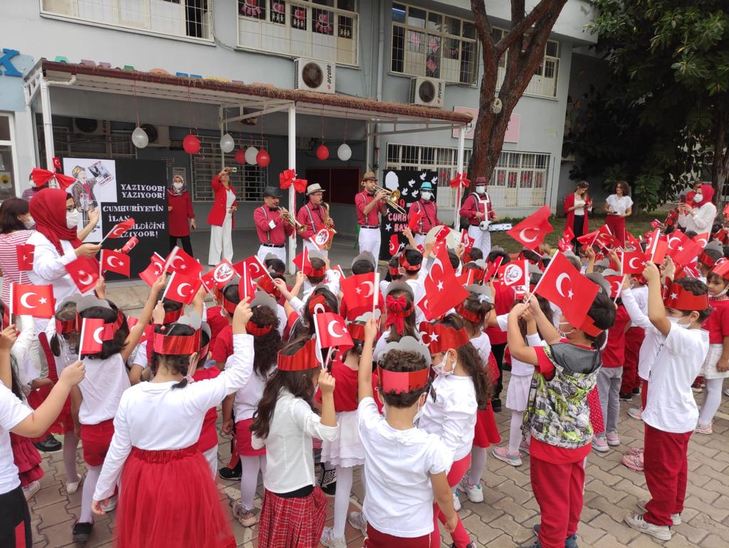 İskenderun Demirçelik Anaokulu 29 Ekim Cumhuriyet Bayramını Coşkuyla Kutladı