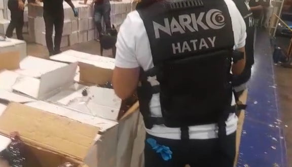 İskenderun Limanında Nar Ekşisi Şişeleri i&ccedil;erisinde CAPTAGON Hap Ele Ge&ccedil;irildi