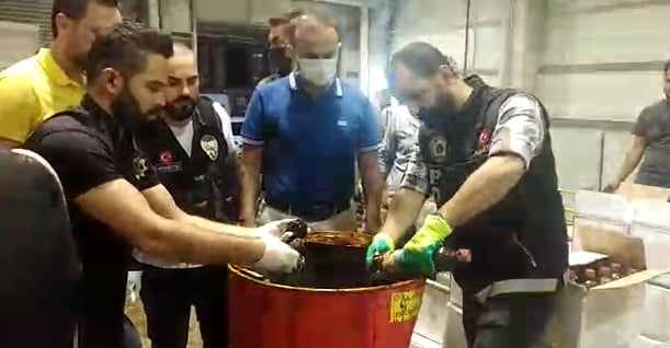 İskenderun Limanında Nar Ekşisi Şişeleri i&ccedil;erisinde CAPTAGON Hap Ele Ge&ccedil;irildi