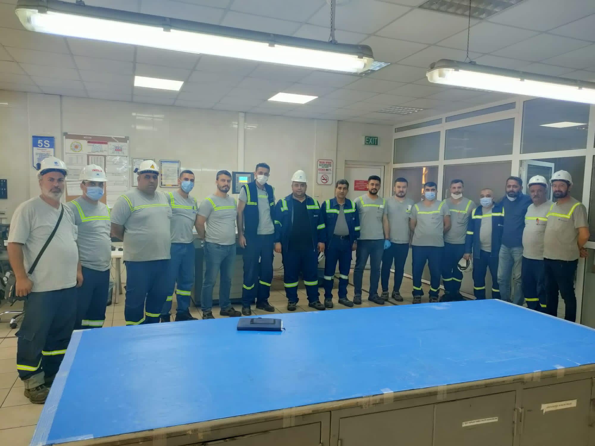 Özçelik-İş Sendikası İskenderun Şube Yöneticileri MMK Metalurji Fabriklarında Çalışan Emekçilerle Bir Araya Geldi