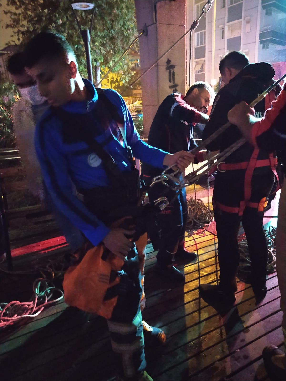 ASİ NEHRİ’NE ATLAYAN VATANDAŞ HAYATINI KAYBETTİ