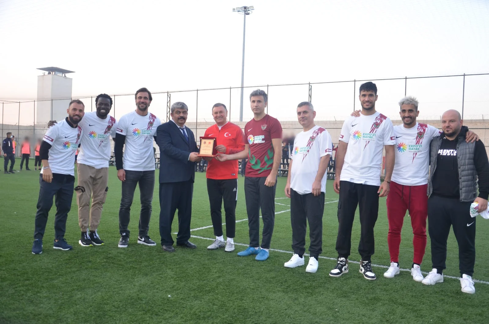 TUTUKLU VE HÜKÜMLÜ ÇOCUKLAR HATAYSPOR İLE MAÇ YAPTI