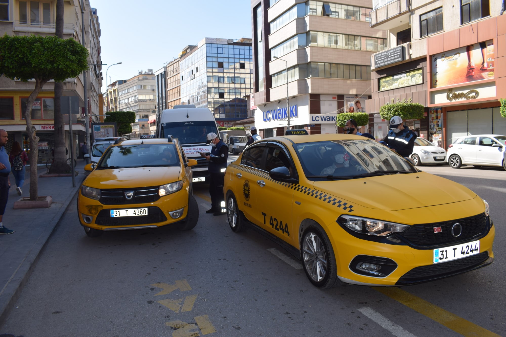 HBB Tarafından İskenderun&#8217;daki Taksiler Denetlendi