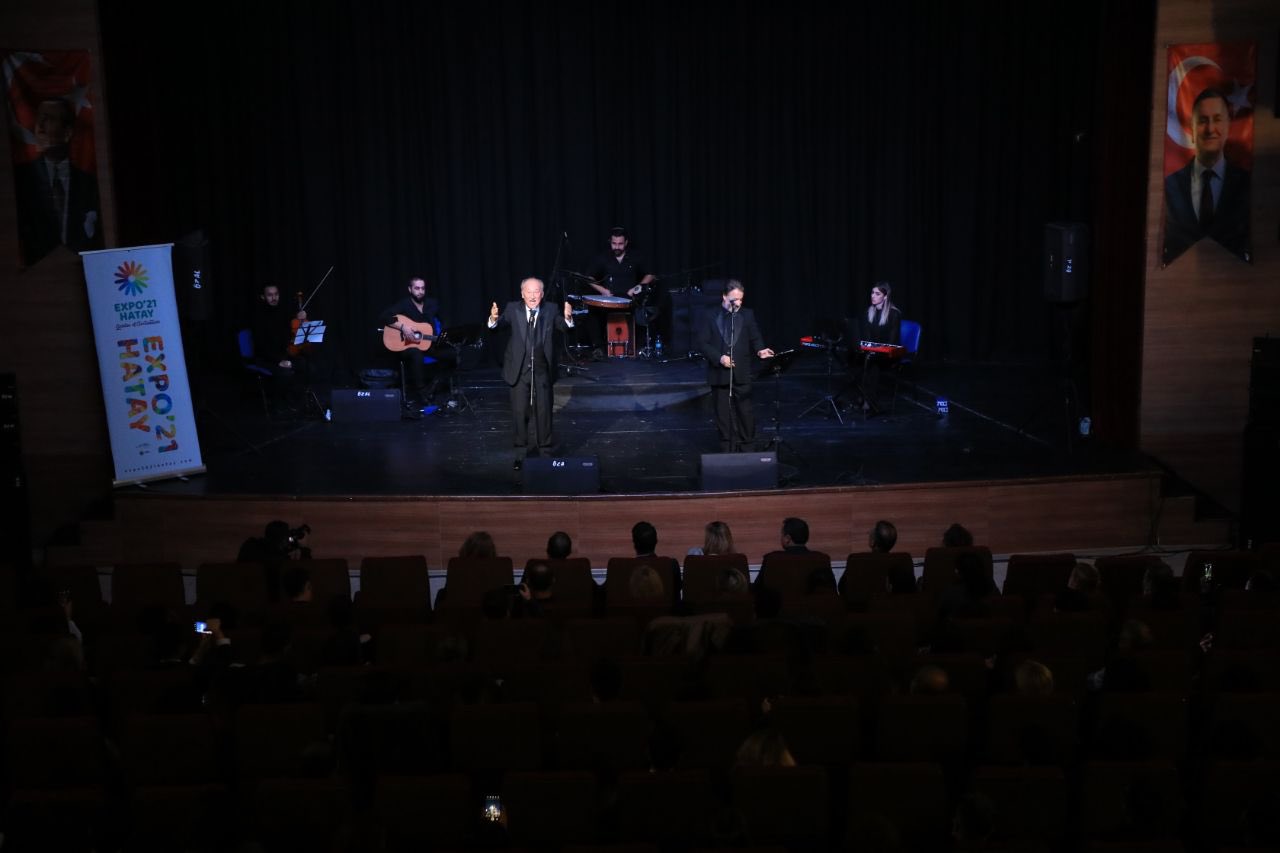 &Uuml;NL&Uuml; SANAT&Ccedil;ILAR EXPO 2021 HATAY İ&Ccedil;İN SAHNE ALDI