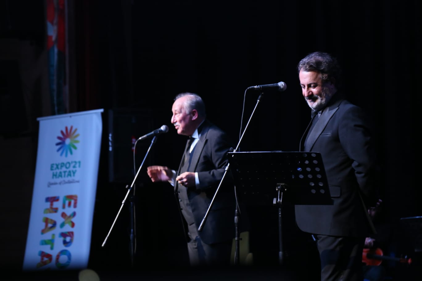 &Uuml;NL&Uuml; SANAT&Ccedil;ILAR EXPO 2021 HATAY İ&Ccedil;İN SAHNE ALDI