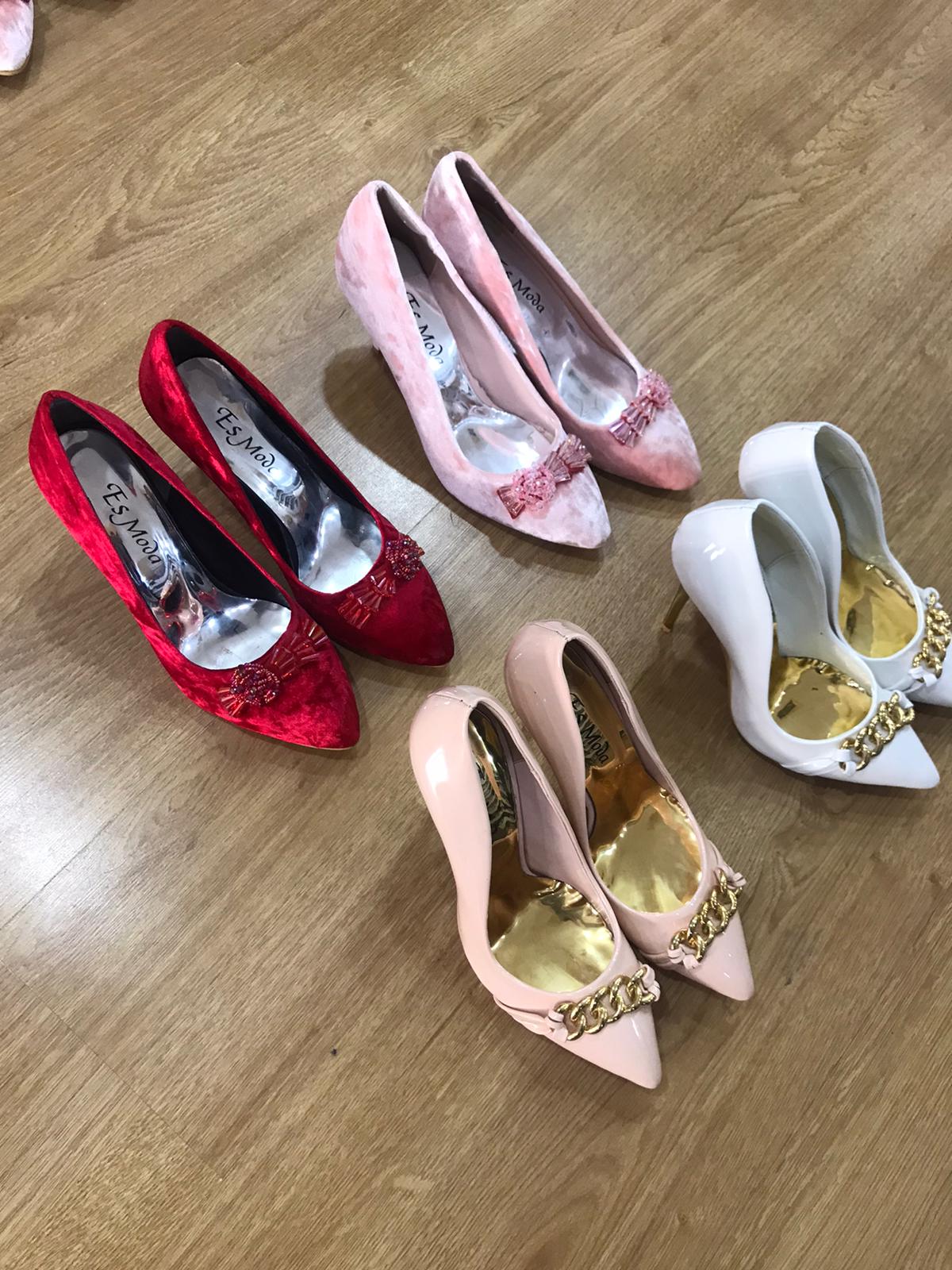 &Ouml;ğretmenler G&uuml;n&uuml;ne &Ouml;zel 4 &Ccedil;ift Ayakkabı 99.90 TL