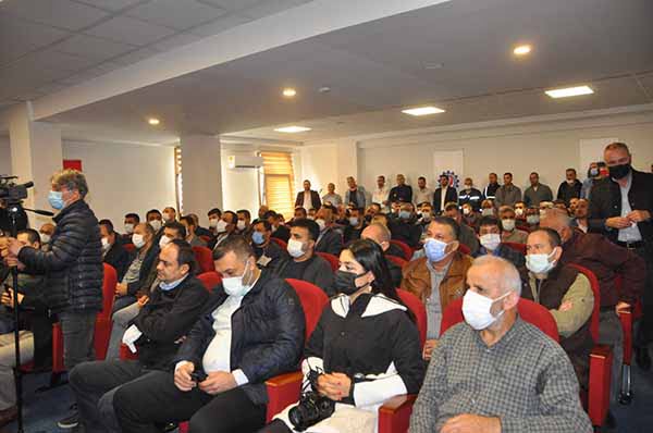 &Ouml;z&ccedil;elik-İş Sendikasında İş&ccedil;i Sendika Omuz Omuza Verdi