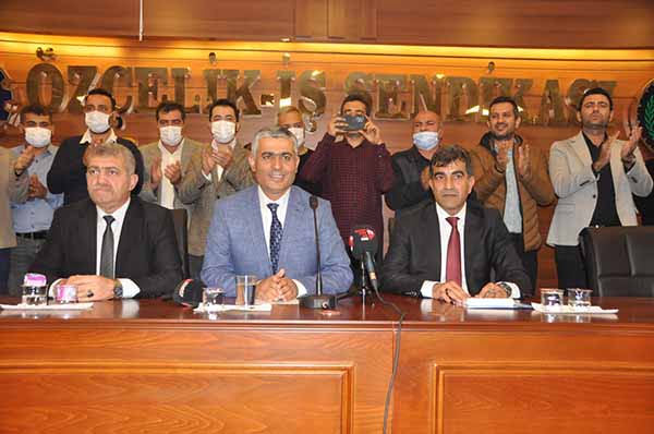 &Ouml;z&ccedil;elik-İş Sendikasında İş&ccedil;i Sendika Omuz Omuza Verdi