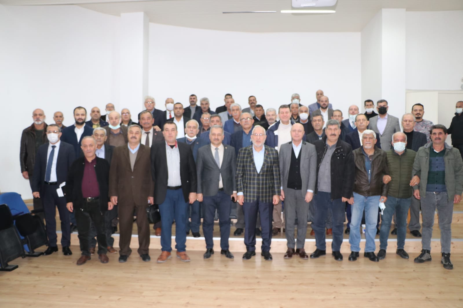 BAŞKAN TOSYALI&rsquo;DAN MUHTARLARA BİLGİSAYAR DESTEĞİ