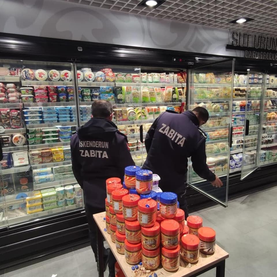İSKENDERUN BELEDİYESİ ZABITASI DENETİMLERİNİ S&Uuml;RD&Uuml;R&Uuml;YOR