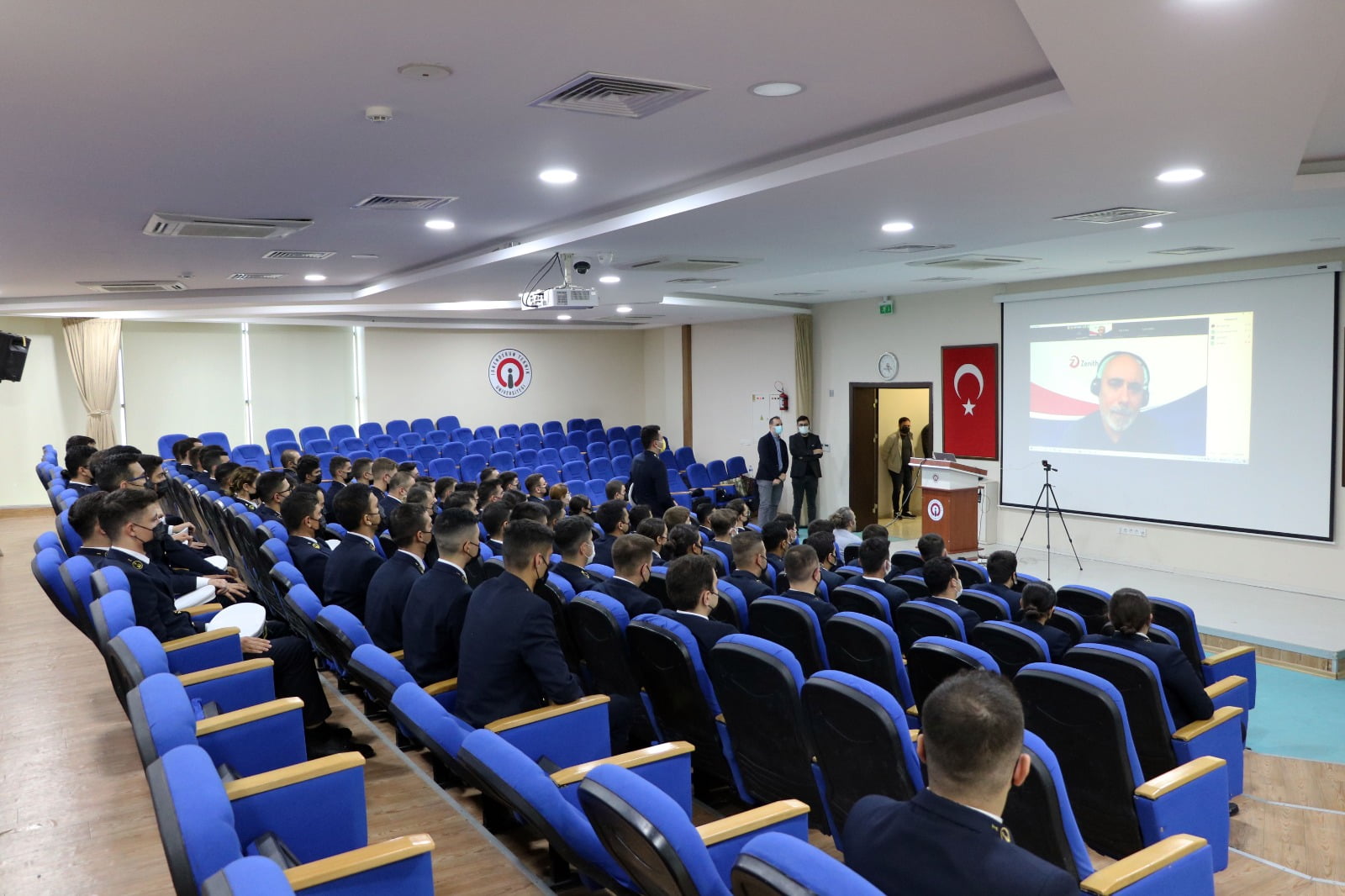 GELECEĞİN DENİZCİLERİ MESLEK YEMİNLERİNİ ETTİ