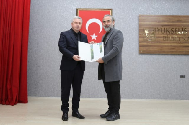 “RAN” Y&Uuml;KSELİŞ KOLEJİNDE SAHNELENDİ