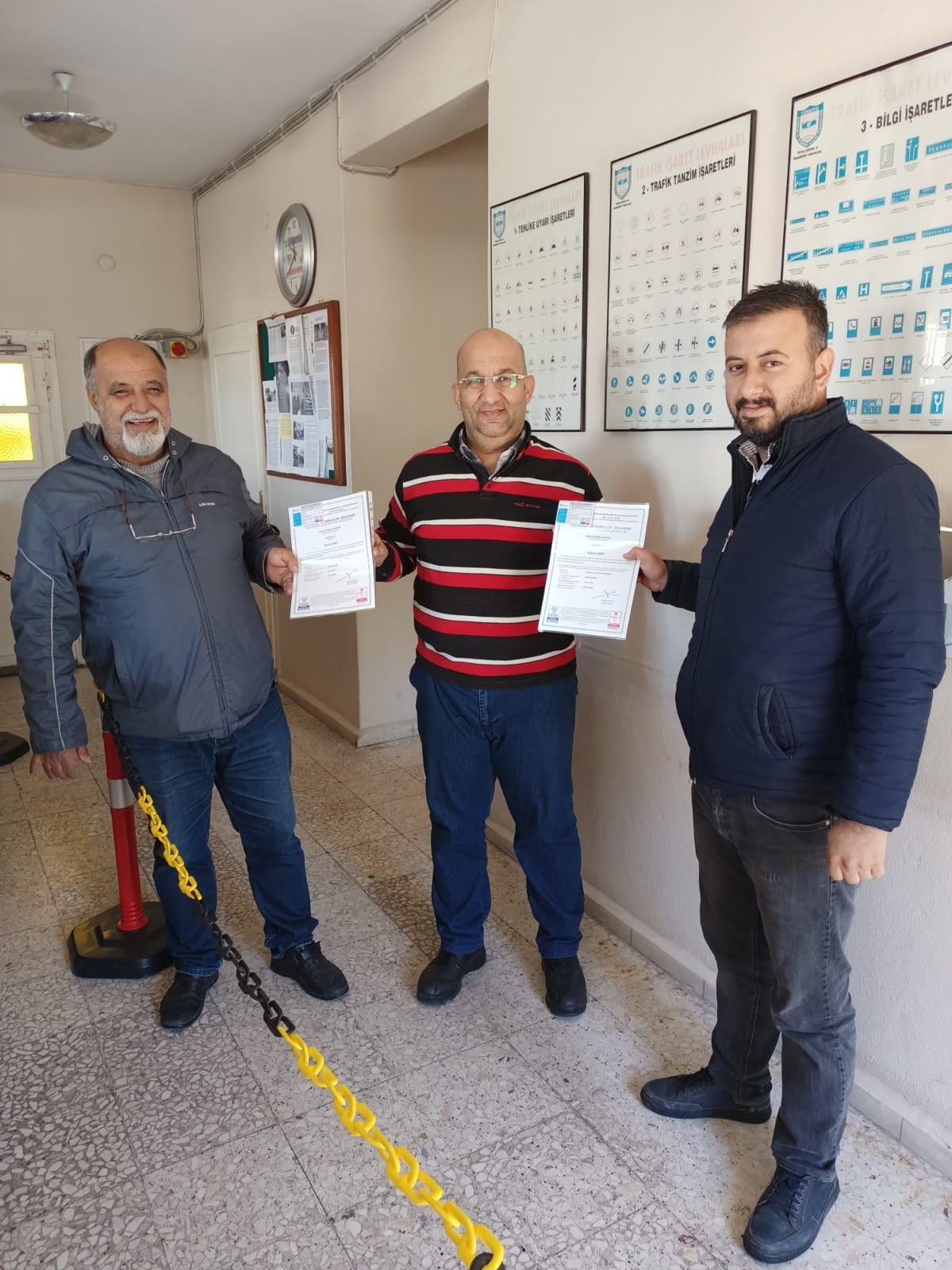 Öğrenci Servis Aracı Şoförlerine MYB sertifikaları ve Belgeleri Dağıtıldı.