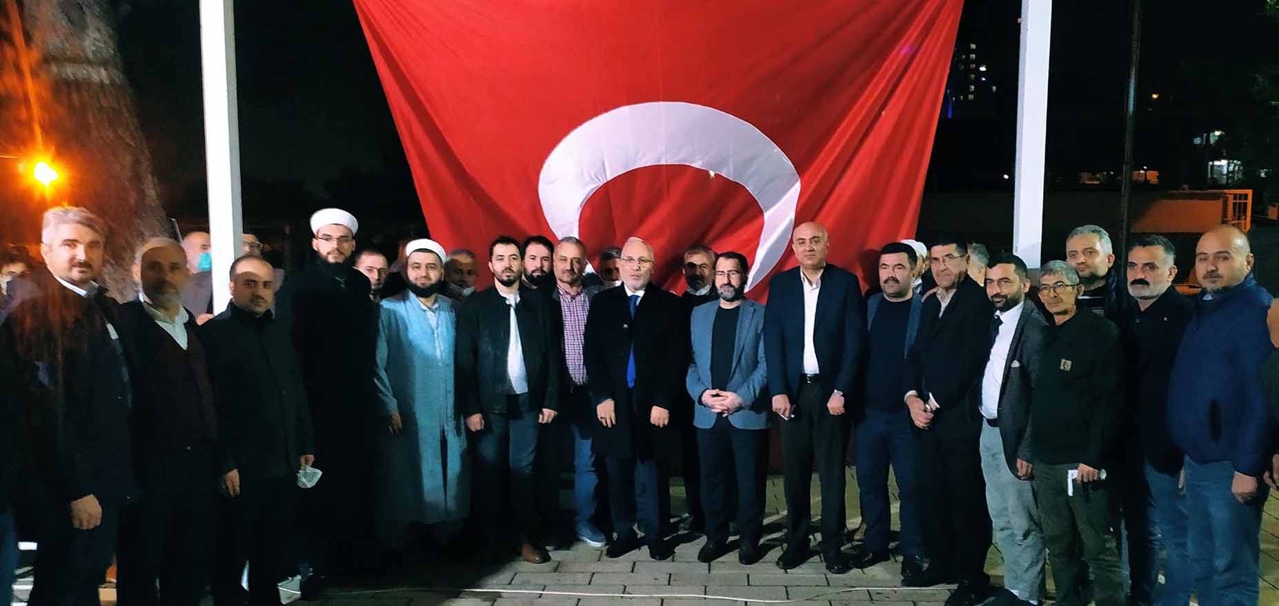 Yeni Yılın İlk Cuma Gecesinde Denizciler &Ccedil;amlık Camisinde, Camiler Doldu Taştı