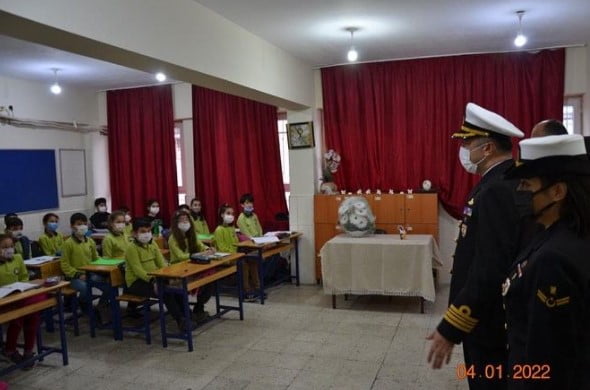 Sahil Güvenlik İskenderun Grup Komutanından Denizciler Mustafa Kemal İlkokulu Öğrencilerine Ziyaret