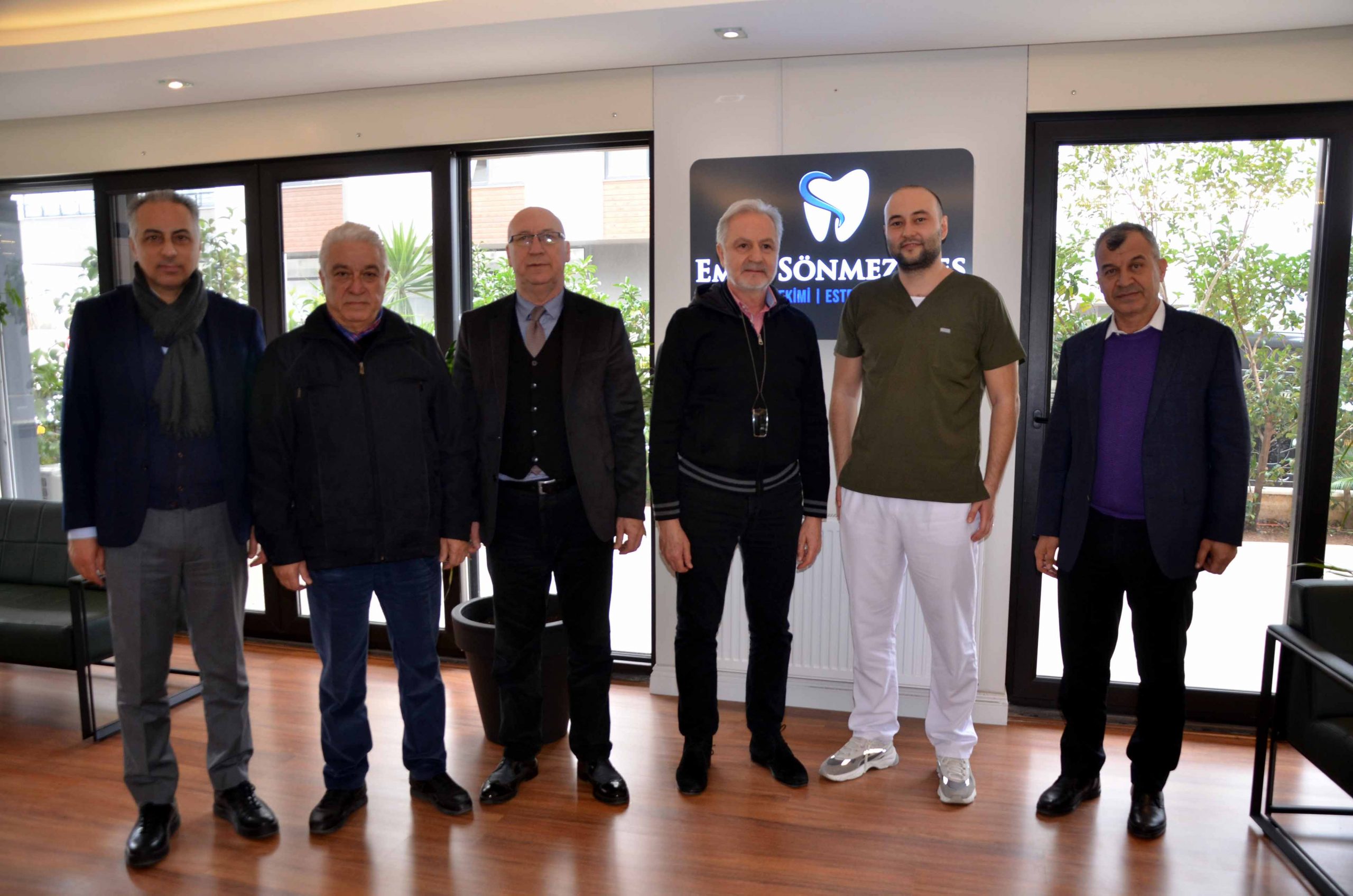 İTSO Y&ouml;netiminden Uzman Diş Hekimi Emre S&ouml;nmezateş&rsquo;e Hayırlı Olsun Ziyareti