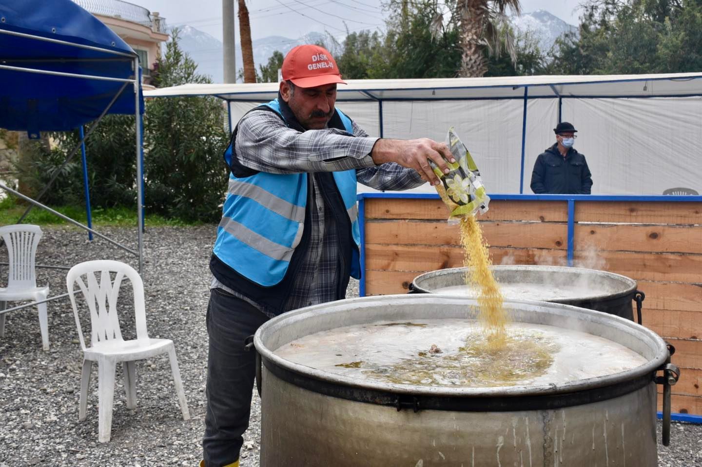 ARSUZ&rsquo;DA KAZANLAR &lsquo;CAN DOSTLARIMIZ&rsquo; İ&Ccedil;İN KAYNADI