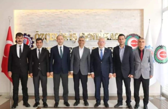 Abdulkadir ÖZEL ve İskenderun Belediye Başkanımız Fatih TOSYALI’dan Özçelik iş Sendikasına Ziyaret