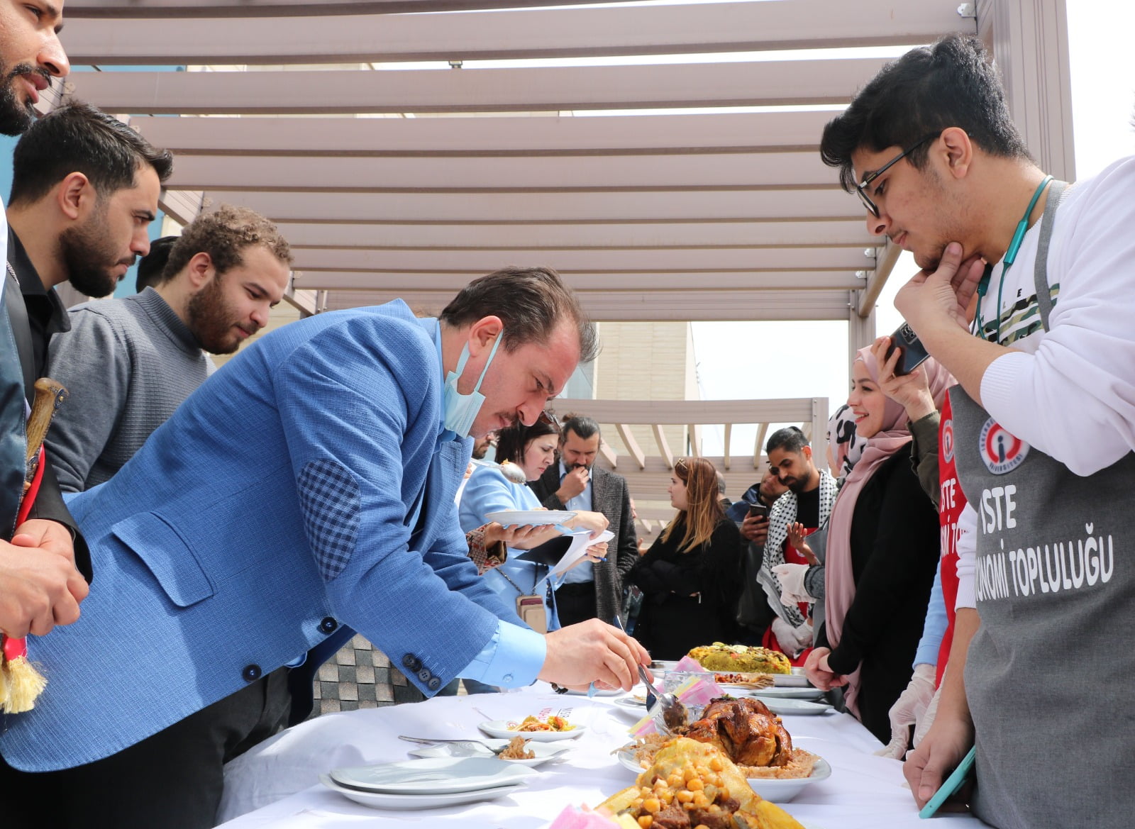 İSTE REKTÖRÜ DEPCİ, ULUSLARARASI ÖĞRENCİLERLE BİR  ARAYA GELDİ