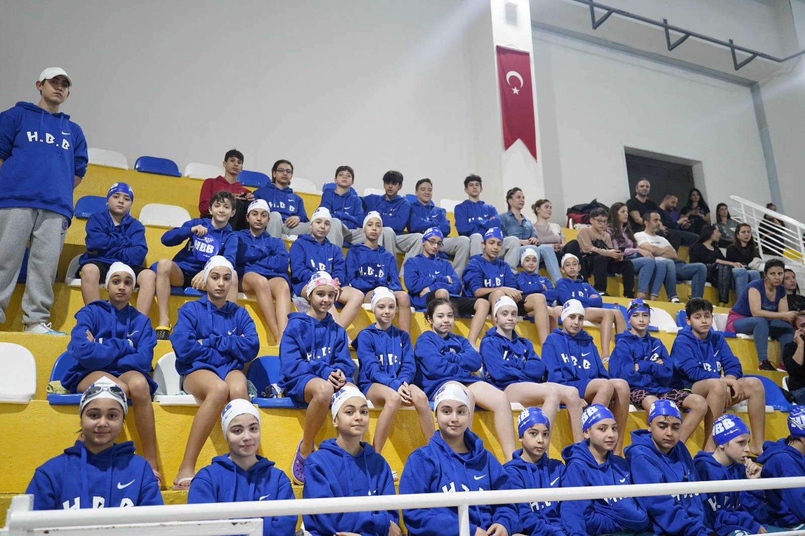 HBB&rsquo;NİN SPOR KOMPLEKSİ KAPILARINI MİNİK Y&Uuml;Z&Uuml;C&Uuml;LER İ&Ccedil;İN A&Ccedil;TI