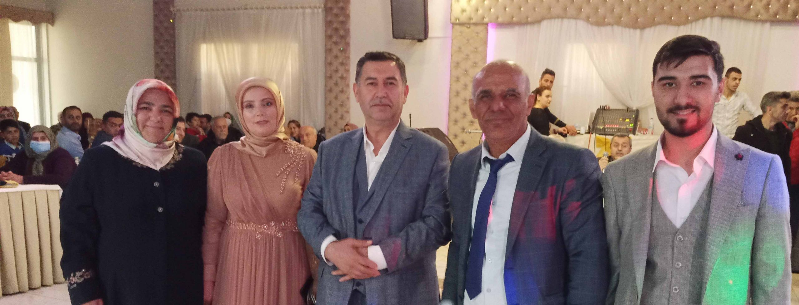 Yeditepe (Bezge)’li İlmi Ailesinin Düğününde Gelenek ve Görenekler Yaşatıldı