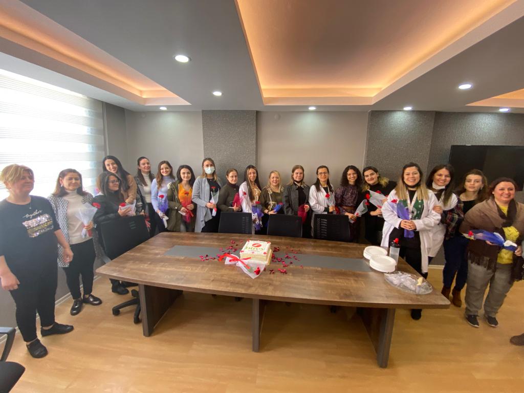 Birey Okulları 8 Mart Dünya Kadınlar Gününü Çalışanları ile Kutladı