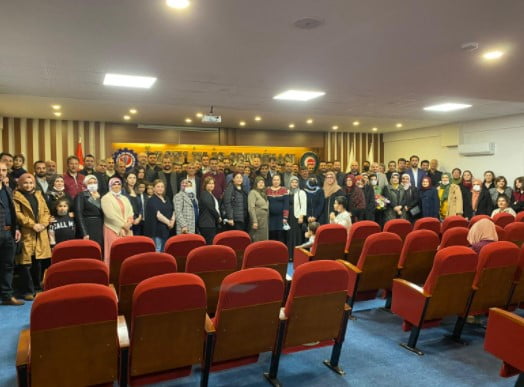 ÖZÇELİK-İŞ’TEN ÜYE VE AİLELERİNE YÖNELİK TEKNOLOJİ BAĞIMLIĞINA KARŞI EĞİTİM SEMİNERİ