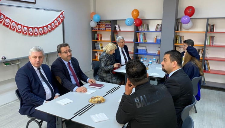 “YÜKSELİŞ KOLEJİ”NDEN KONACIK ORTAOKULUNA  “NECLA ÜYSEN KÜTÜPHANESİ”