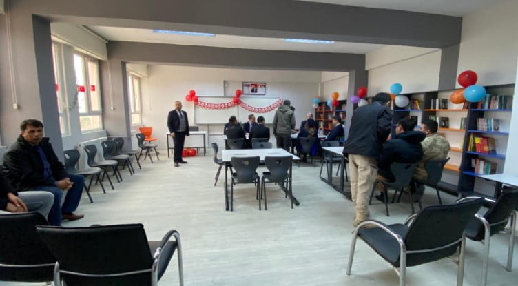 “YÜKSELİŞ KOLEJİ”NDEN KONACIK ORTAOKULUNA  “NECLA ÜYSEN KÜTÜPHANESİ”