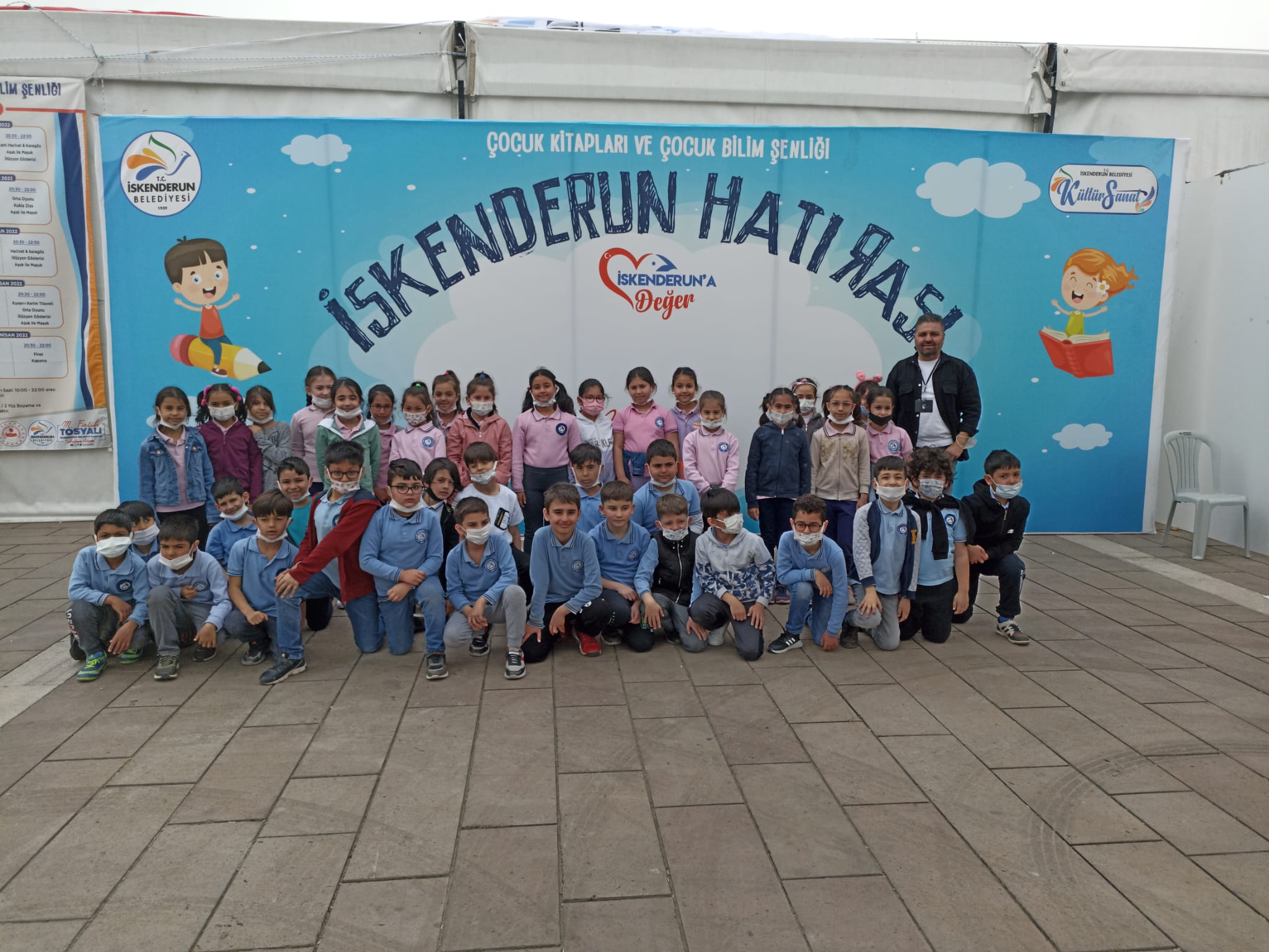 İSKENDERUN BELEDİYESİ ÇOCUK KİTAPLARI FUARI DEVAM EDİYOR