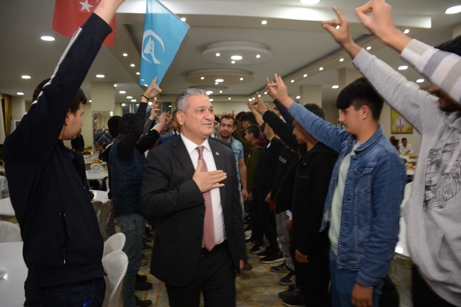 Belen Belediye Başkanı İbrahim Gül, Belen’de dikilen sancak, sonsuza dek dalgalanacak…