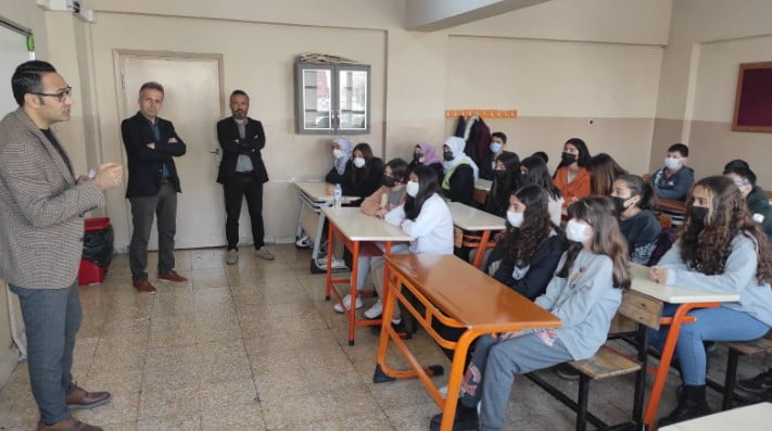 Keseroğlu, Öğrencilere Doğruya Nasıl Ulaşabileceklerini Anlattı