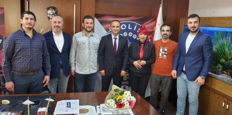 HGC İSKENDERUN TEMSİLCİLİĞİ&#8217;NDEN, İLÇE EMNİYET MÜDÜRÜ NEVZAT GÜNEŞ&#8217;E POLİS HAFTASI KUTLAMA ZİYARETİ