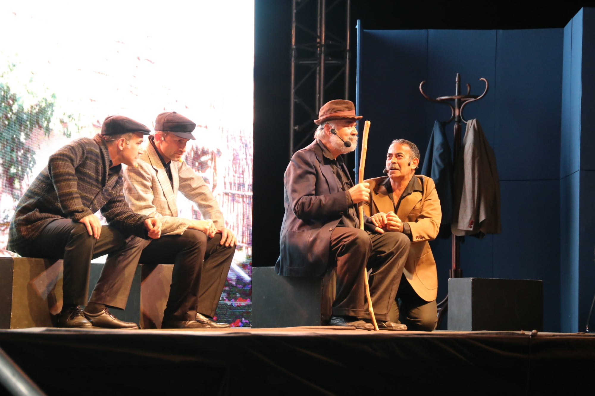 “MAHZUNİ ŞERİF”ADLI OYUN ARSUZ EXPO MEYDANINDA SAHNELENDİ