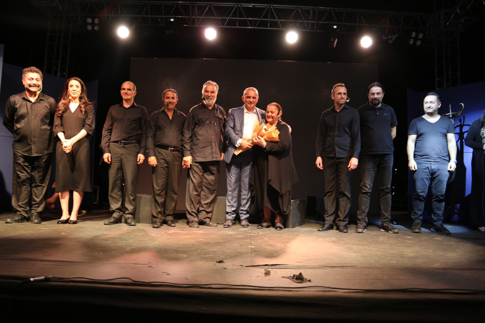 “MAHZUNİ ŞERİF”ADLI OYUN ARSUZ EXPO MEYDANINDA SAHNELENDİ