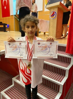 İskenderun Ağaslan Satranç Akademi&#8217;den 6 Derece Birden