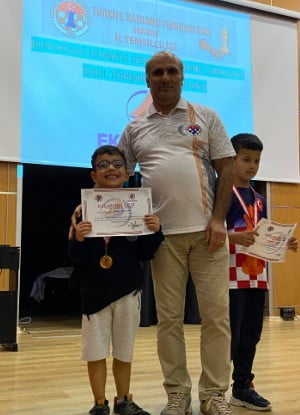 İskenderun Ağaslan Satranç Akademi&#8217;den 6 Derece Birden