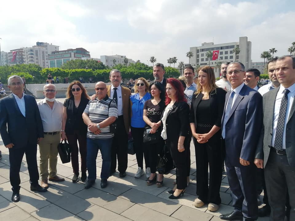 Muhasebeciler Odası Yönetimi ve Üyeleri 19 Mayıs Coşkusunu Anıt Alnında Kutladılar