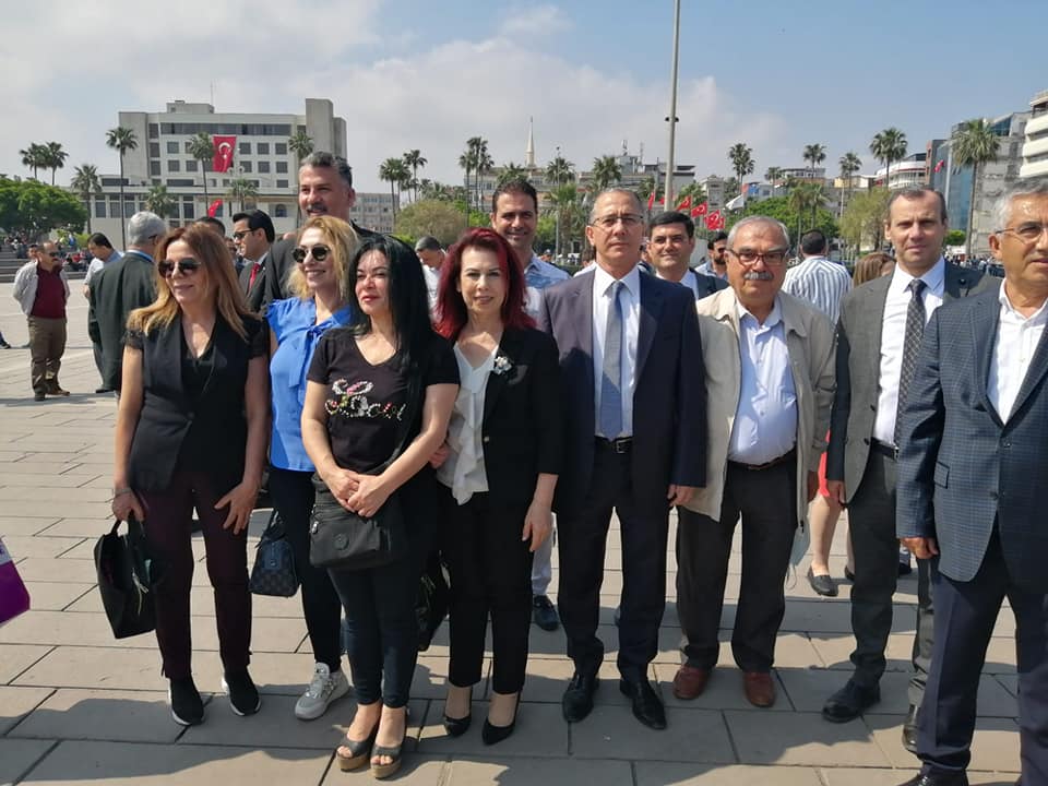 Muhasebeciler Odası Yönetimi ve Üyeleri 19 Mayıs Coşkusunu Anıt Alnında Kutladılar