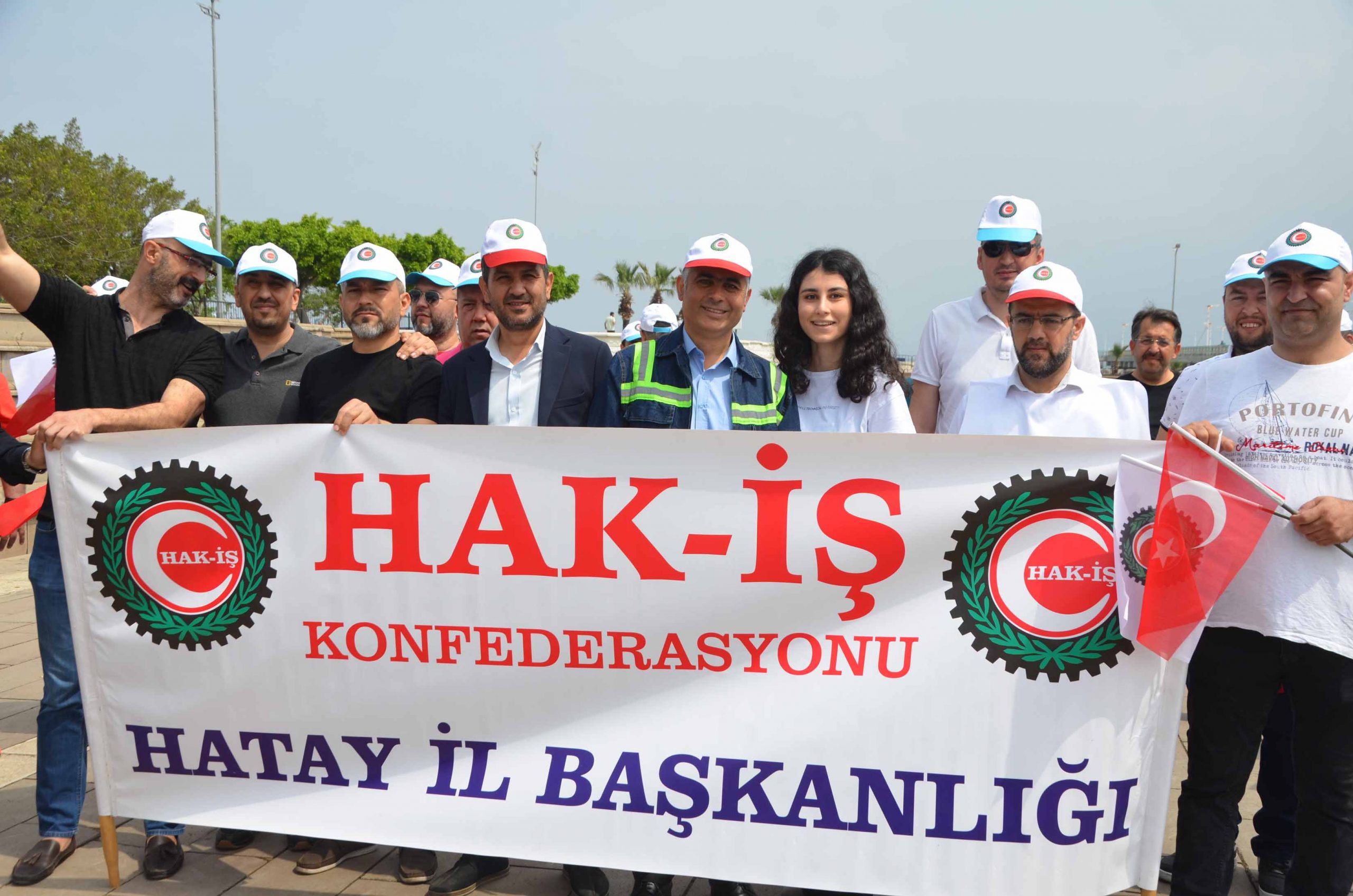 HAK-İŞ Hatay İl Başkanlığı 1 Mayıs&#8217;ı Anıt Alanında Coşku İle Kutladı