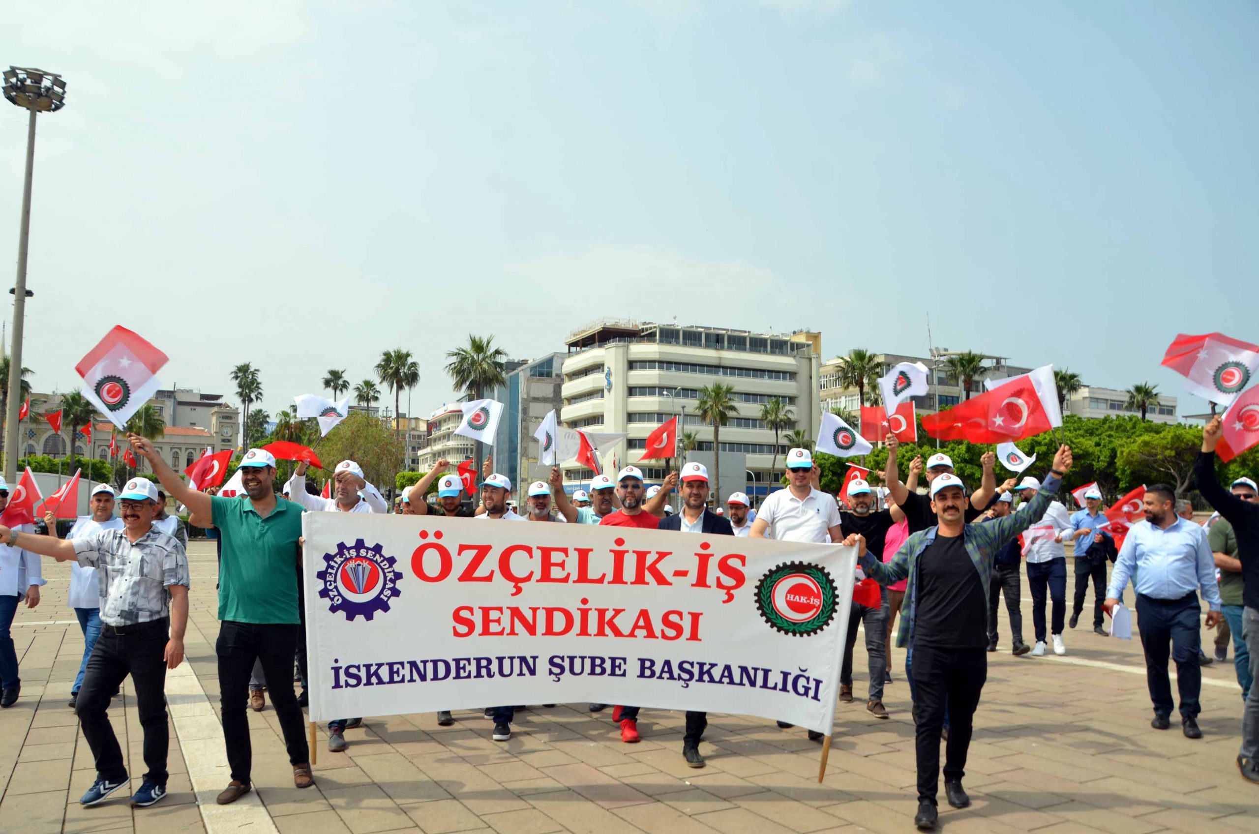 HAK-İŞ Hatay İl Başkanlığı 1 Mayıs&#8217;ı Anıt Alanında Coşku İle Kutladı