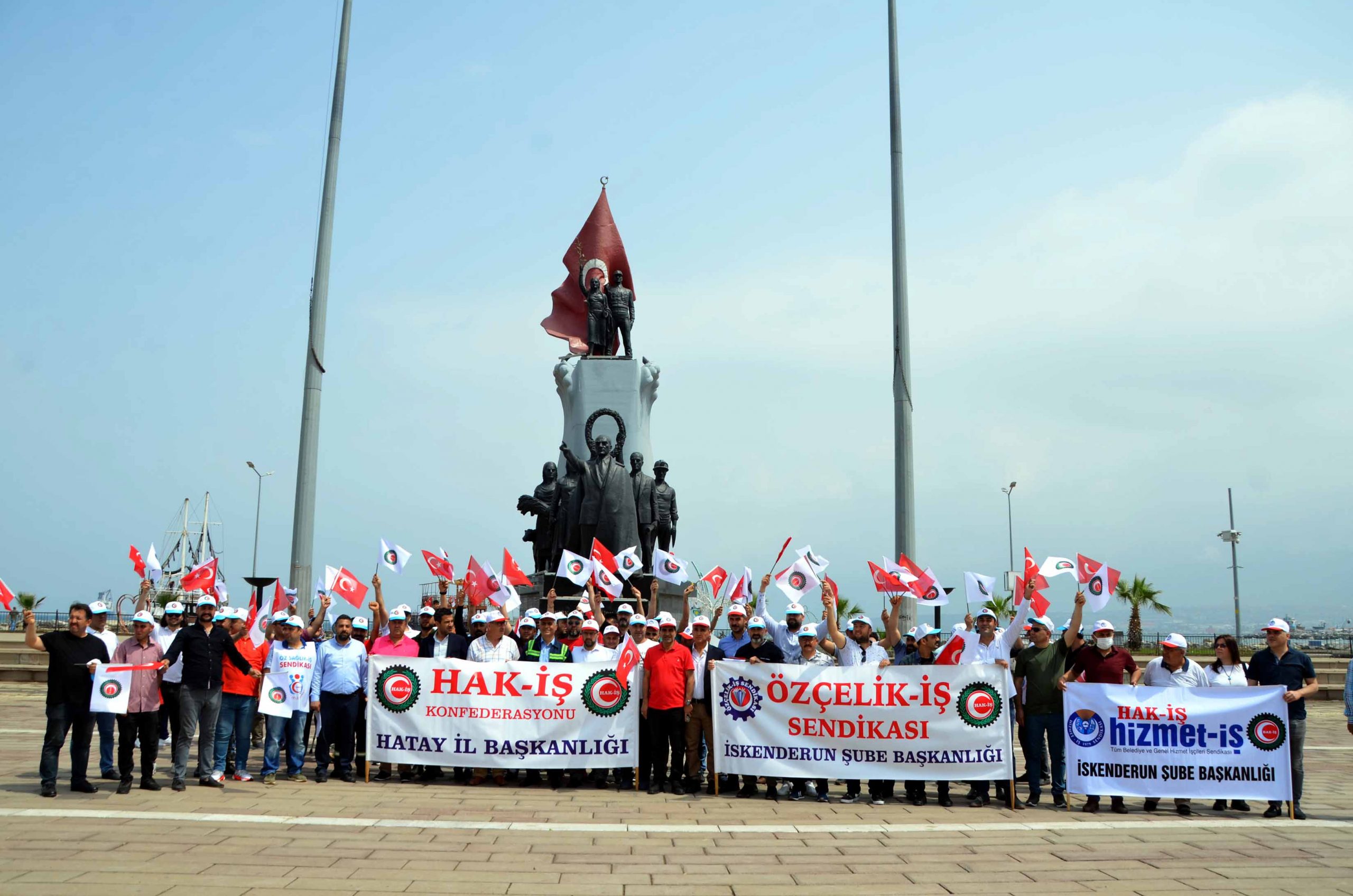 HAK-İŞ Hatay İl Başkanlığı 1 Mayıs&#8217;ı Anıt Alanında Coşku İle Kutladı