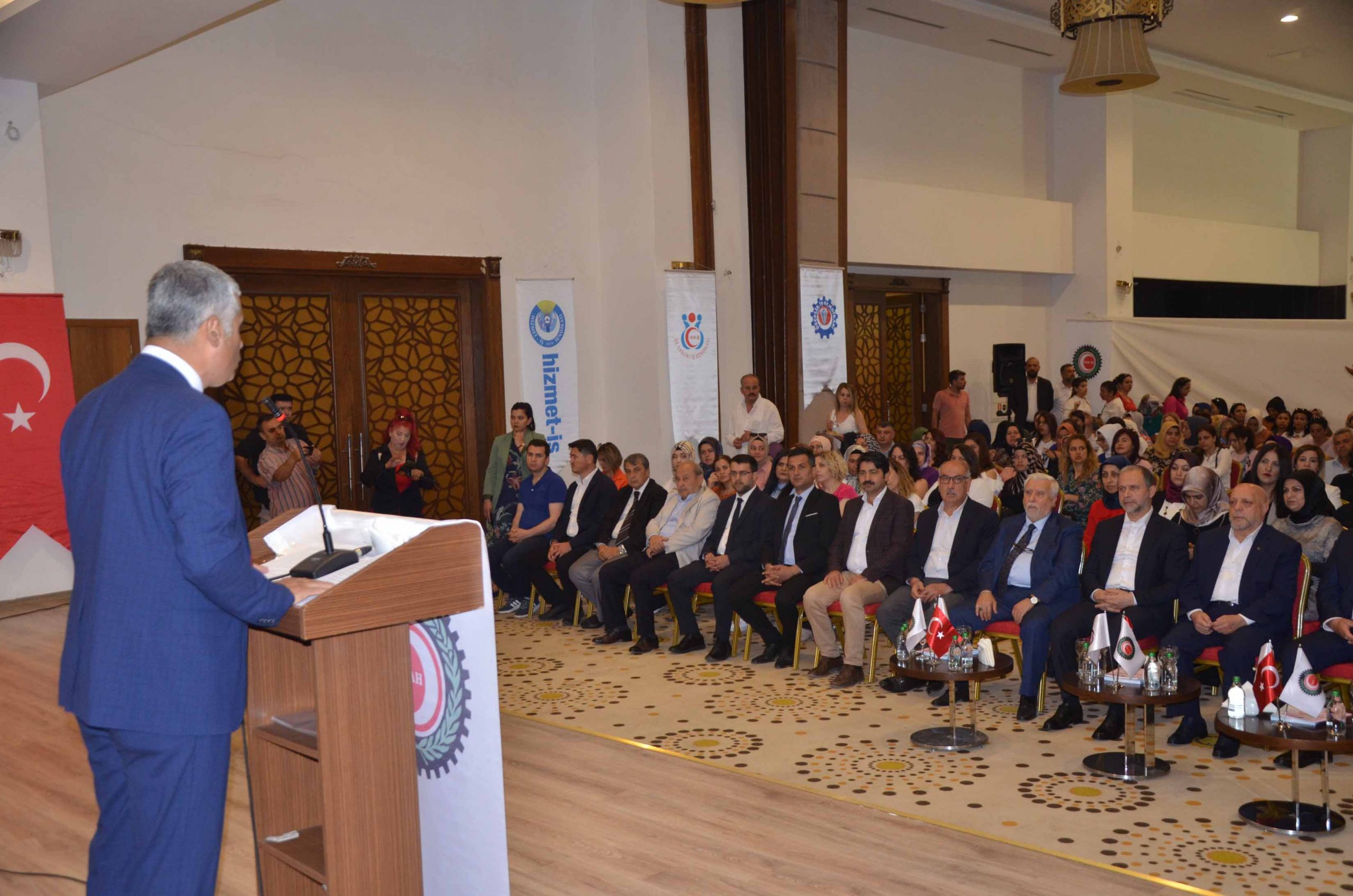 ‘Çalışma Hayatında ve Sendikal Hayatta Kadın’ Konulu Eğitim Yoğun Katılımla Gerçekleşti”