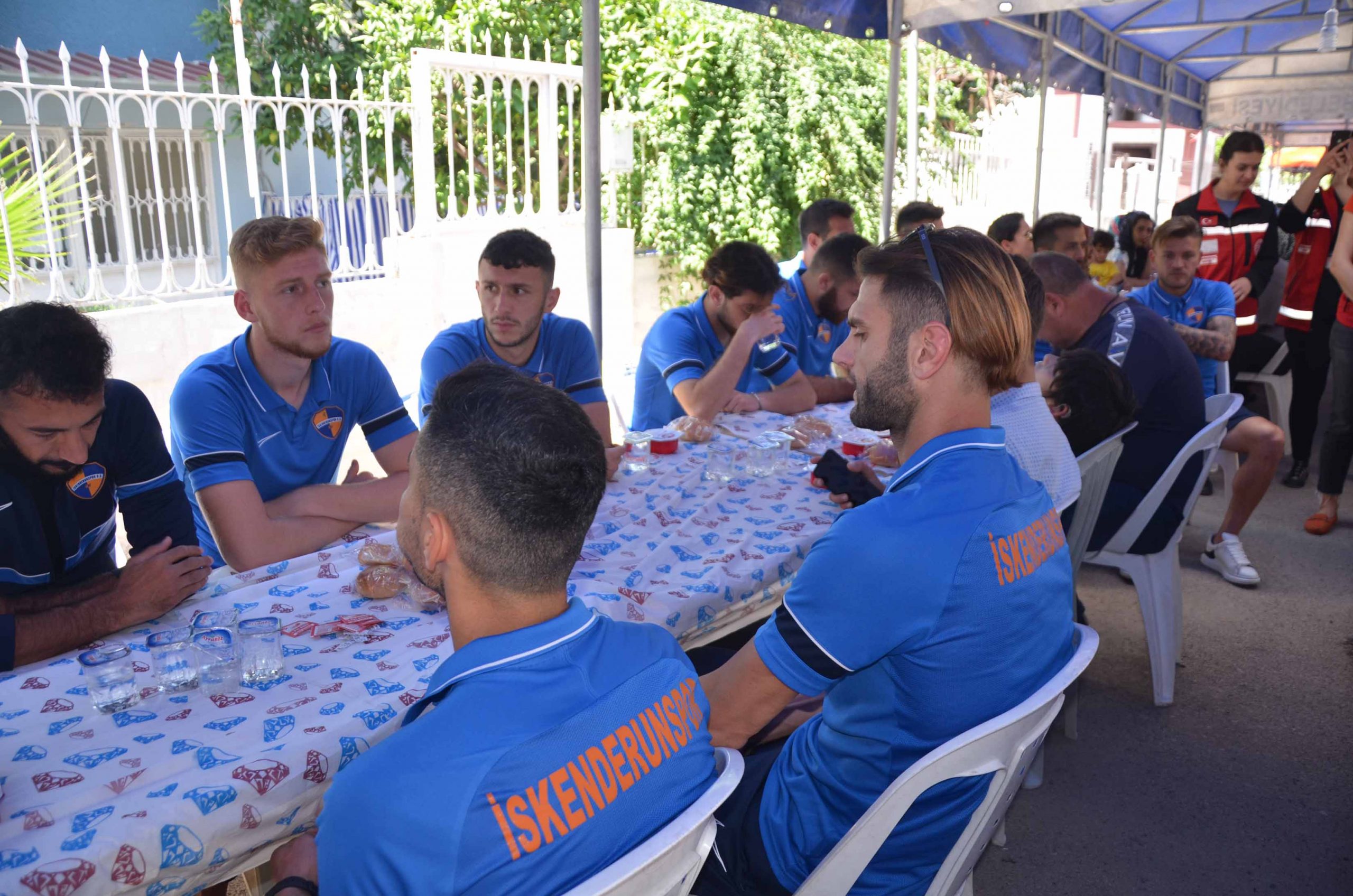 İSKENDERUNSPORLU ŞAMPİYONLAR, ‘BİCAN’ İÇİN DUA ETTİLER