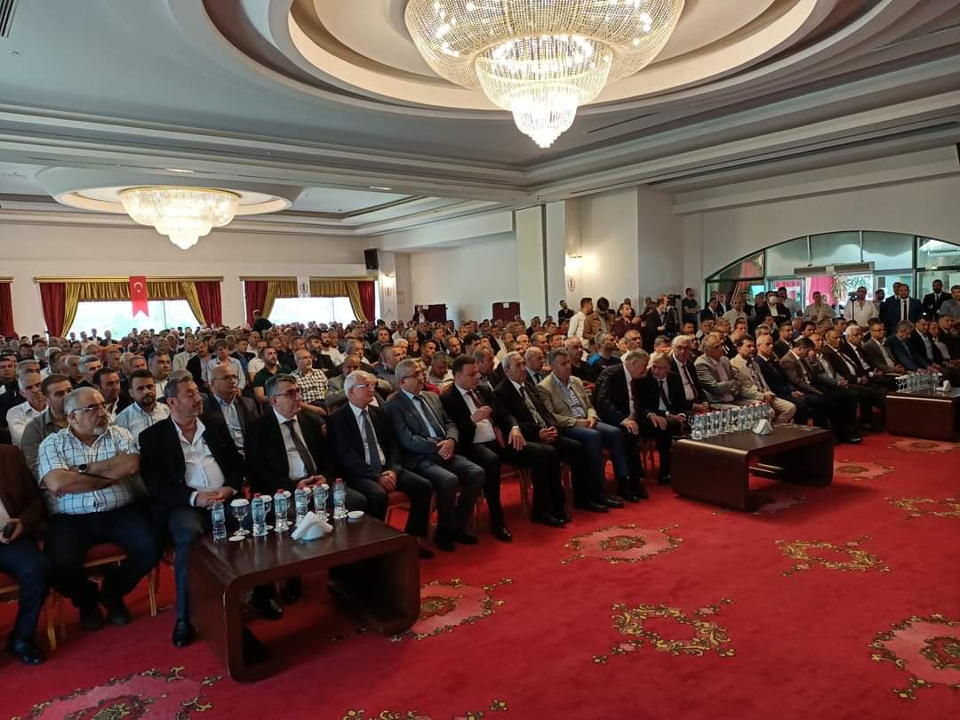 BAŞKAN ABDULKADİR TEKSÖZ GÜVEN TAZELEDİ