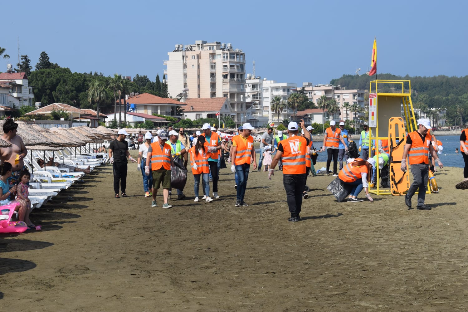 ARSUZ SAHİLİNDEN ORTAK SES: ÇÖP ATMA KULAÇ AT