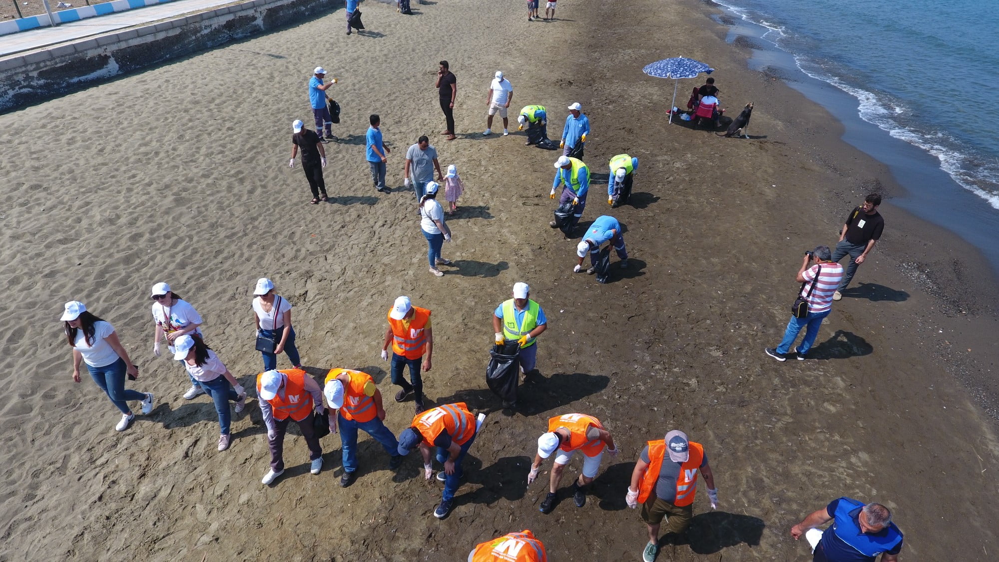 ARSUZ SAHİLİNDEN ORTAK SES: ÇÖP ATMA KULAÇ AT