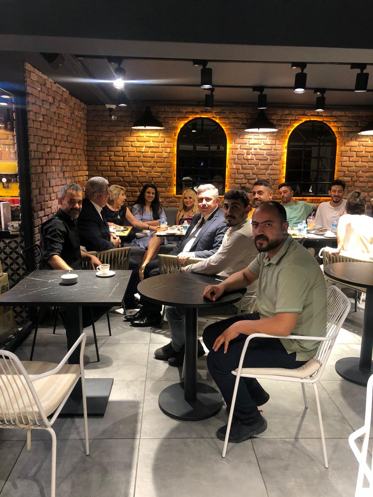 ARTUKBEY KAHVEDEN YILDIZLAR GEÇTİ