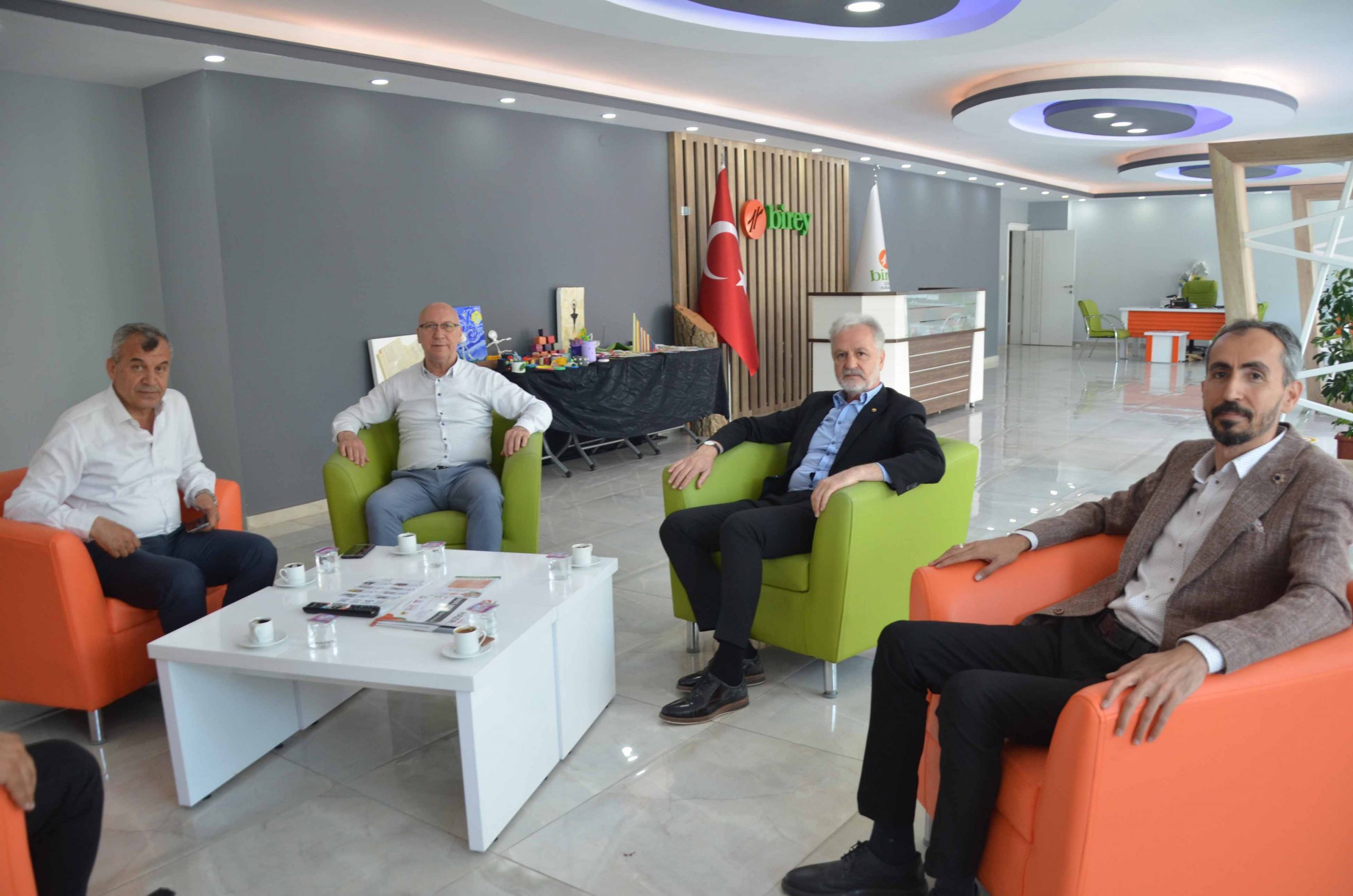 İTSO Başkanı Yılmaz Birey Okullarını Ziyaret Etti