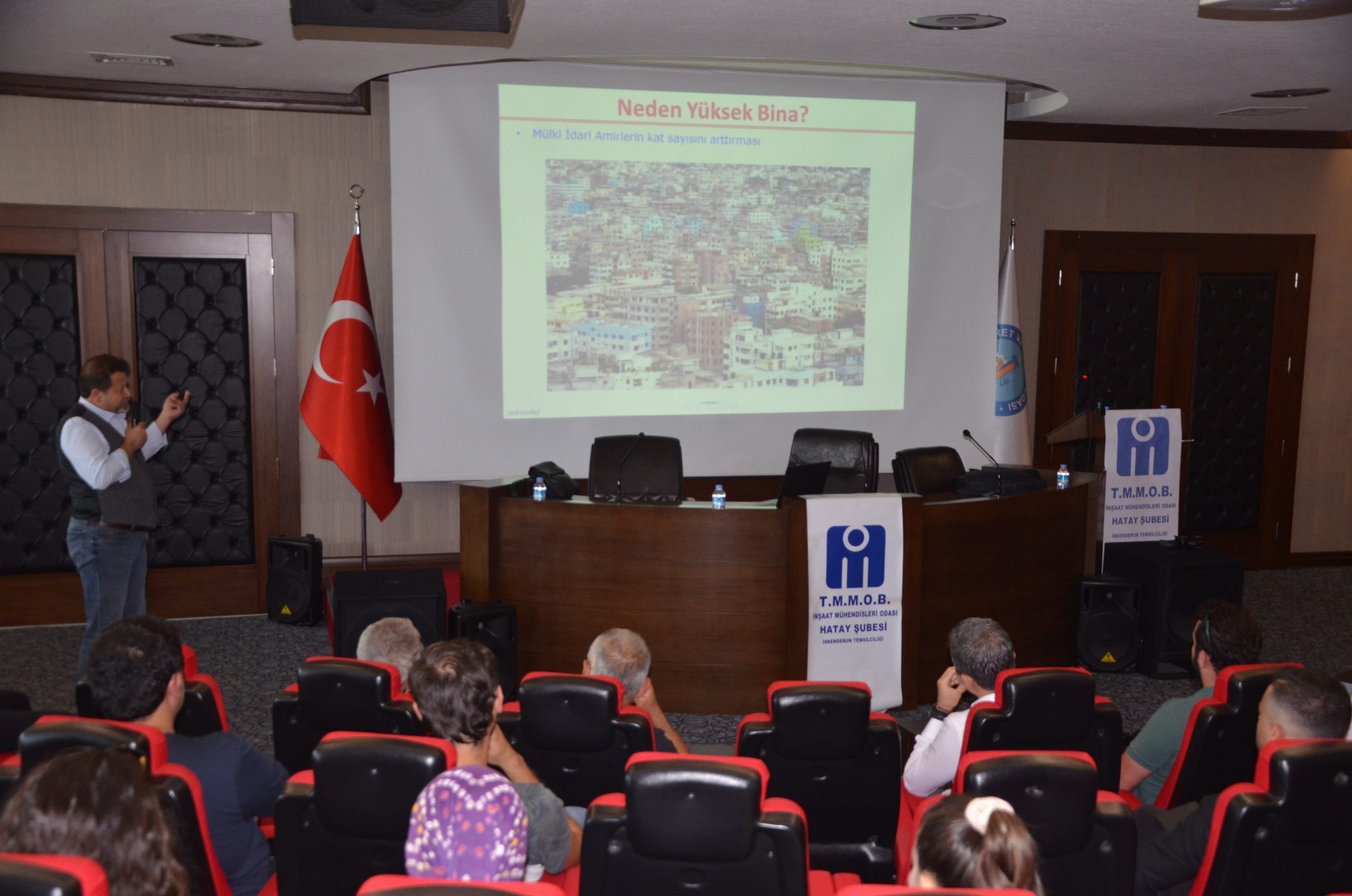 İnşaat Mühendislerine  Yüksek Binalar ve Podyum Yapılar” Konulu konferans Verildi